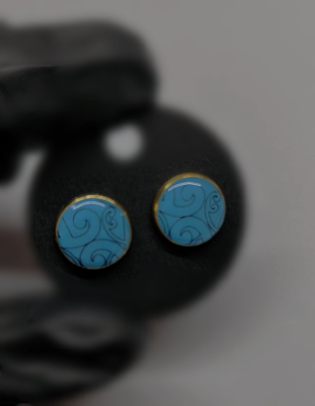 Kikorangi Gold Studs